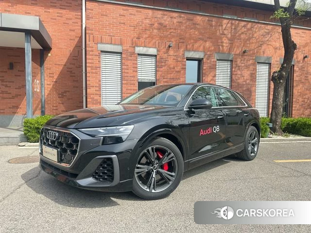 Audi Q8 2025 Черный из Китая
