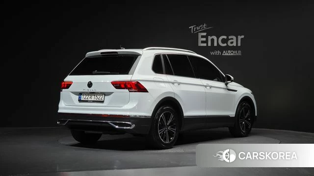 Volkswagen Tiguan second Generation 2023 Белый из Кореи