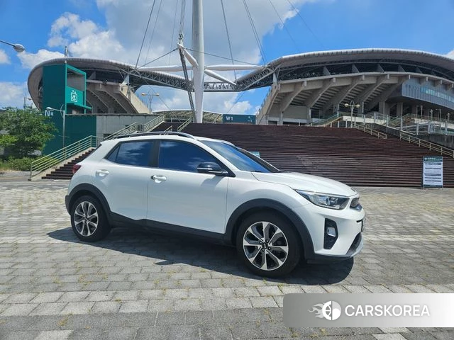 Kia Stonic 2018 Белый из Кореи