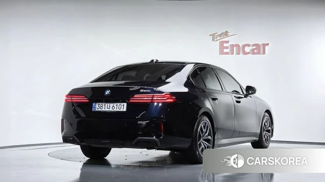BMW 5 Series (G60) 2024 Черный из Кореи