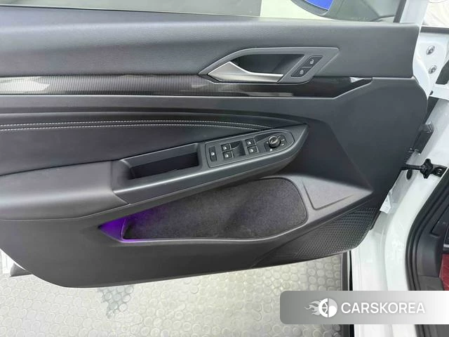 Volkswagen Golf 2023 Белый из Китая