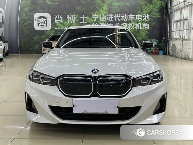 BMW i3 2024 Белый из Китая