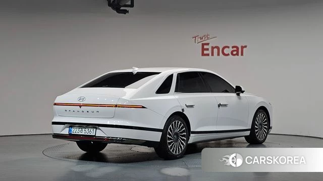 Hyundai Grandeur Hybrid (GN7) 2025 Белый из Кореи