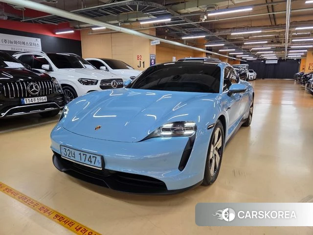 Porsche Taycan 2021 Небесно-голубой из Кореи