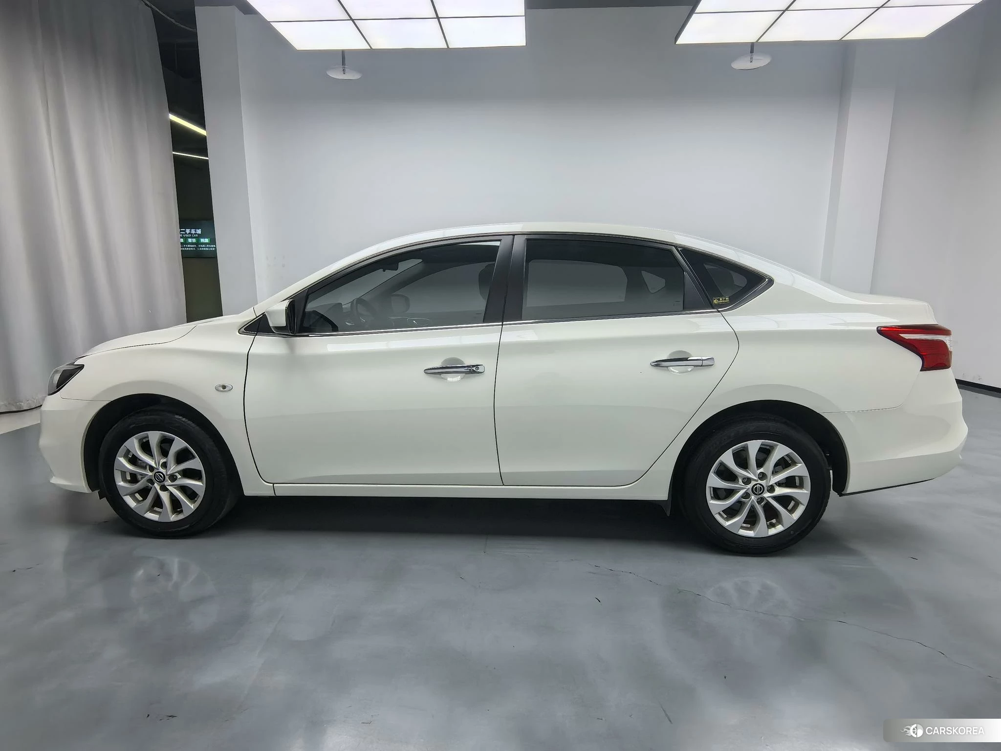 Nissan Xuan Yi 2021 Белый из Китая