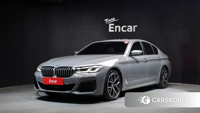 BMW 5 Series (G30) 2022 Серебристо-серый из Кореи