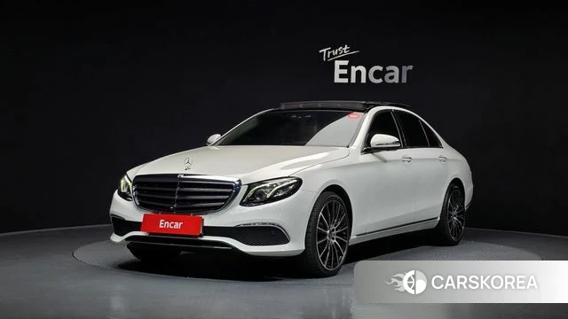 Mercedes-Benz E-Class W213 2019 Белый из Кореи