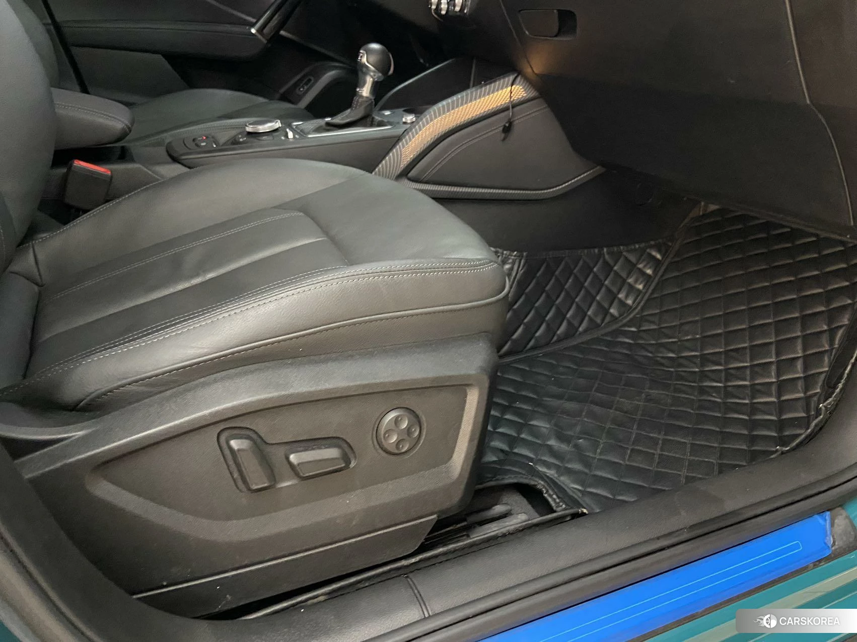 Audi Q2L 2021 Синий из Китая