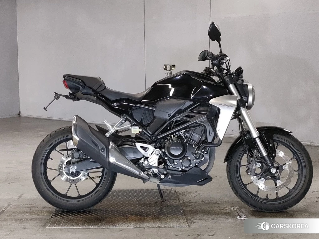 Проданный Honda CB250R 2018 из Японии, фото 2