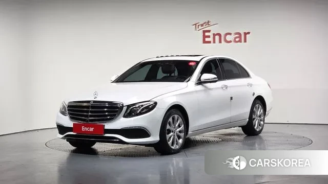 Mercedes-Benz E-Class W213 2018 Белый из Кореи