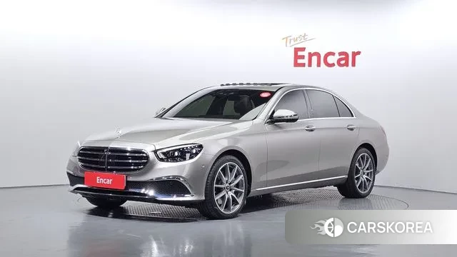 Mercedes-Benz E-Class W213 2022 Серебристо-серый из Кореи