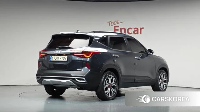 Kia Seltos 2022 Серый из Кореи