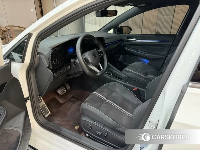 Volkswagen Golf 2023 Белый из Китая