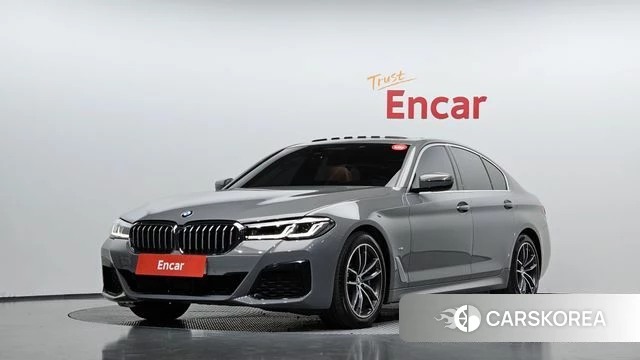 BMW 5 Series (G30) 2022 Серебристо-серый из Кореи