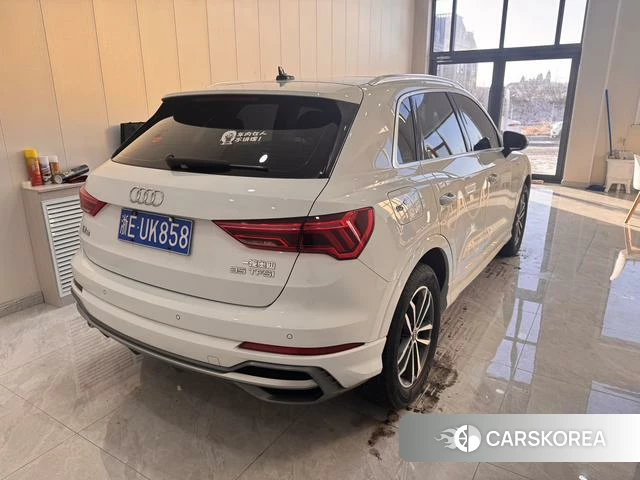 Audi Q3 2021 Белый из Китая