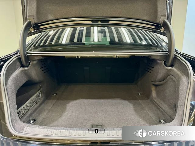 Audi A6L 2025 Черный из Китая