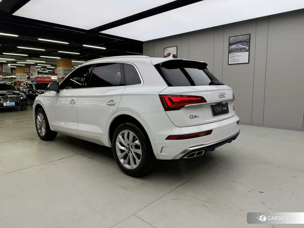 Audi Q5L 2021 Белый из Китая