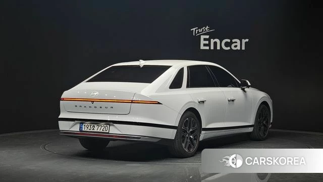 Hyundai Grandeur (GN7) 2022 Белый из Кореи