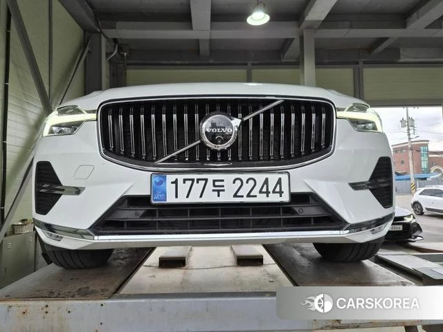 Volvo XC60 second Generation 2023 Черный из Кореи