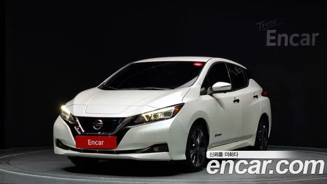 Nissan Leaf (ZE1) 2019 Белый из Кореи