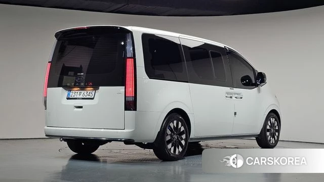 Hyundai Staria 2025 Белый из Кореи