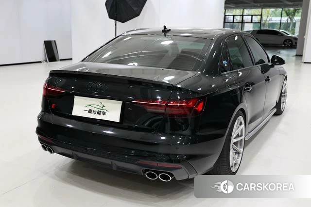 Audi S4 2023 Черный из Китая