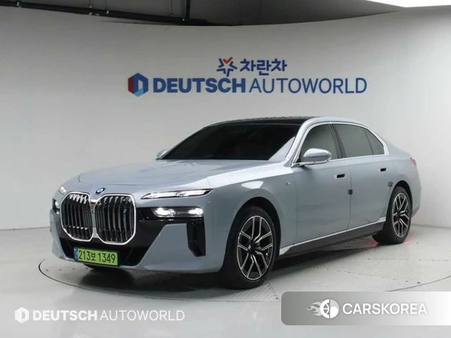 BMW i7 (G70) 2023 Серебристо-серый из Кореи