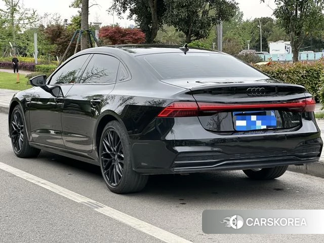 Audi A7L 2023 Черный из Китая