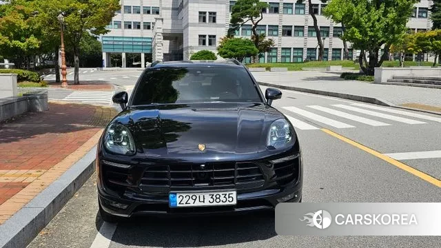 Porsche Macan 2018 Черный из Кореи