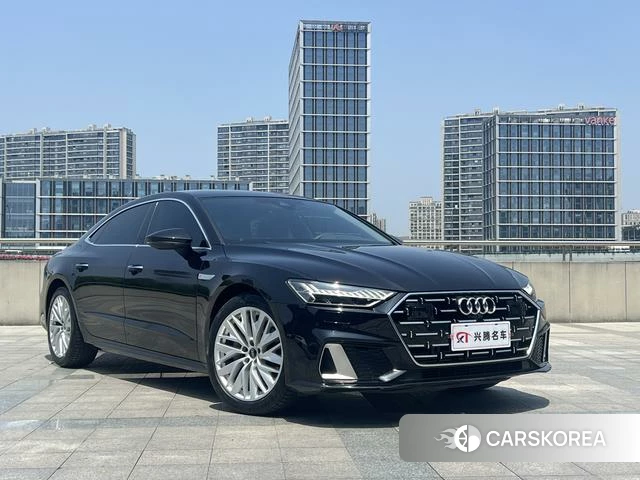 Audi A7L 2023 Черный из Китая