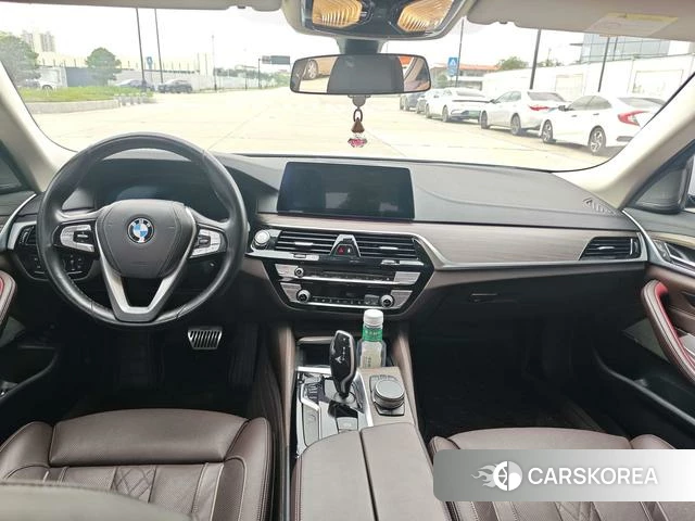 BMW 5 series PHEV 2019 Белый из Китая