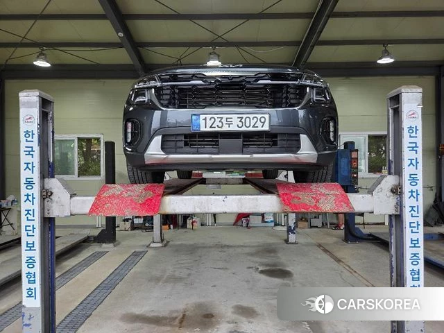 Kia The New Seltos 2022 Серебристо-серый из Кореи