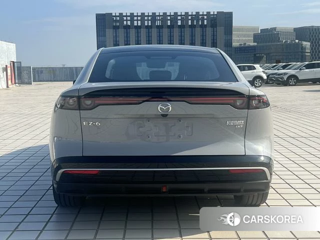 Mazda EZ-6 2024 Серебристо-серый из Китая