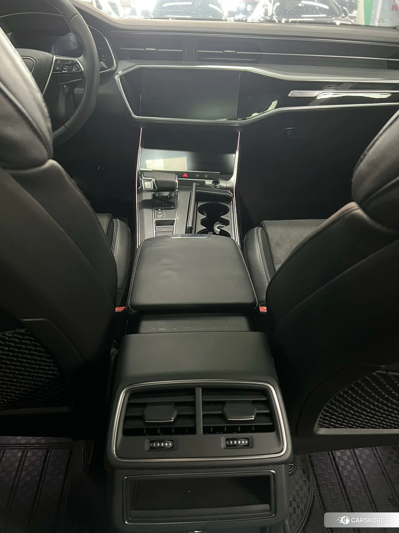 Audi A6L 2020 Черный из Китая