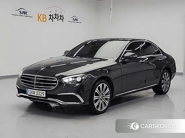 Mercedes-Benz E-Class W213 2023 Серый из Кореи