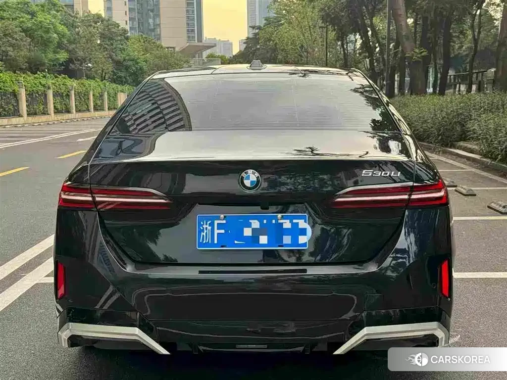 BMW 5 series 2024 Черный из Китая