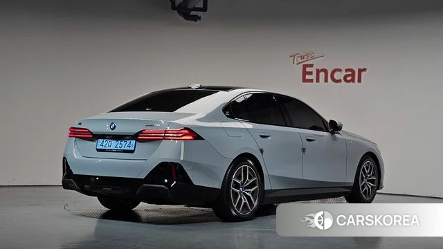 BMW i5 (G60) 2025 Серебристо-серый из Кореи