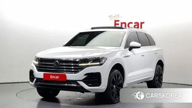 Volkswagen Touareg 3rd generation 2020 Белый из Кореи