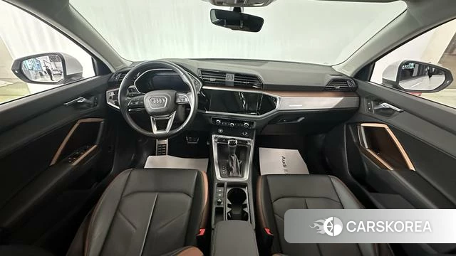 Audi Q3 2021 Белый из Китая