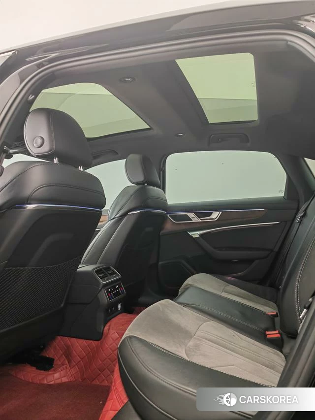 Audi A6L 2022 Черный из Китая