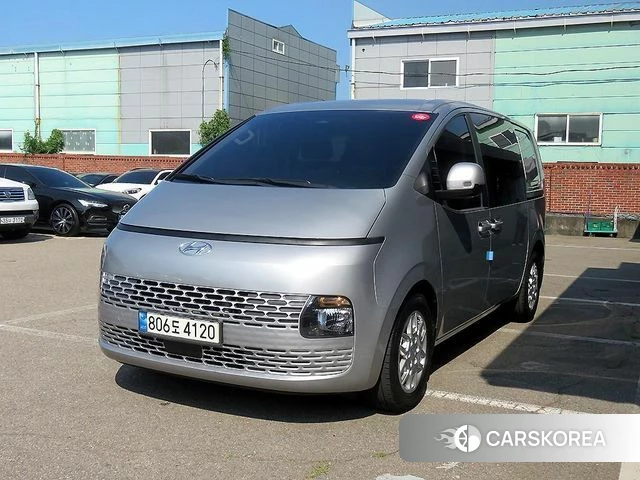 Hyundai Staria 2022 Серебряный из Кореи