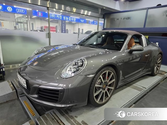 Porsche 911(992) 2018 Серебристо-серый из Кореи
