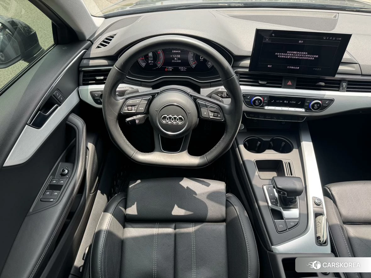 Audi A4L 2021 Темно-серый из Китая