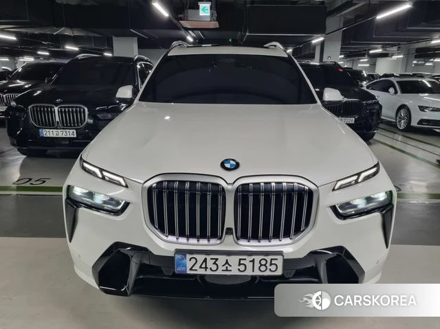 BMW X7 (G07) 2024 Белый из Кореи