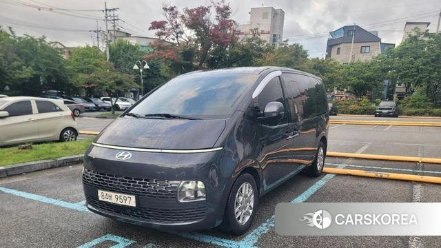 Hyundai Staria 2021 Серебристо-серый из Кореи