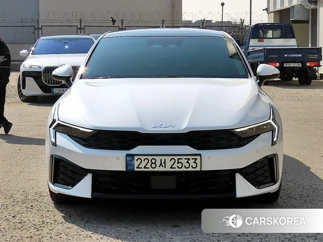 Kia The New K5 3rd generation 2023 Белый из Кореи
