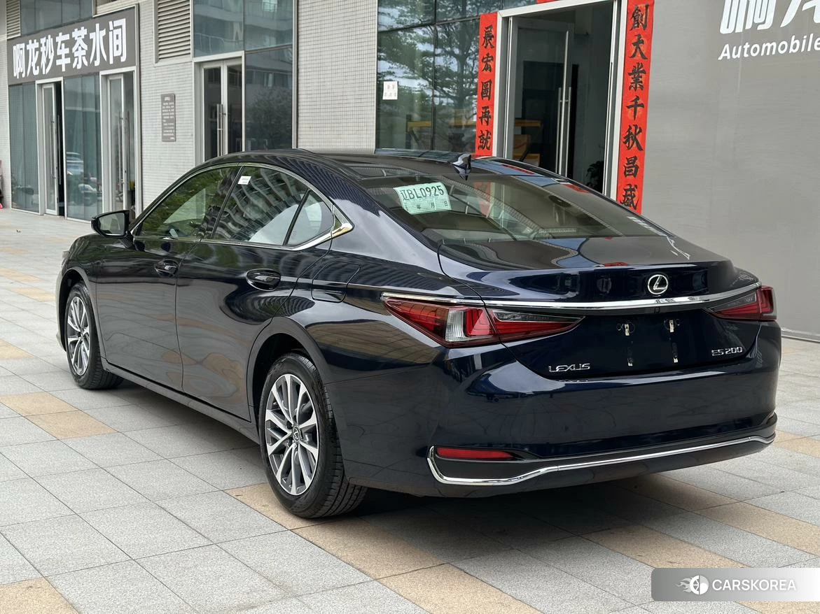 Lexus ES 2022 Синий из Китая
