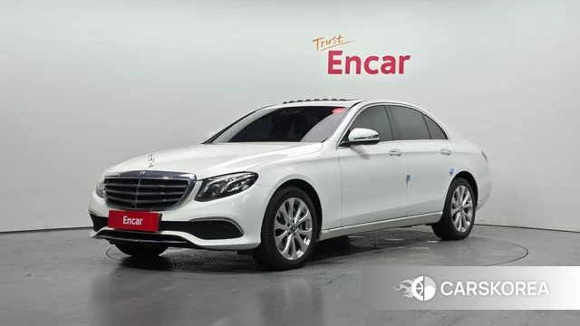 Mercedes-Benz E-Class W213 2018 Белый из Кореи