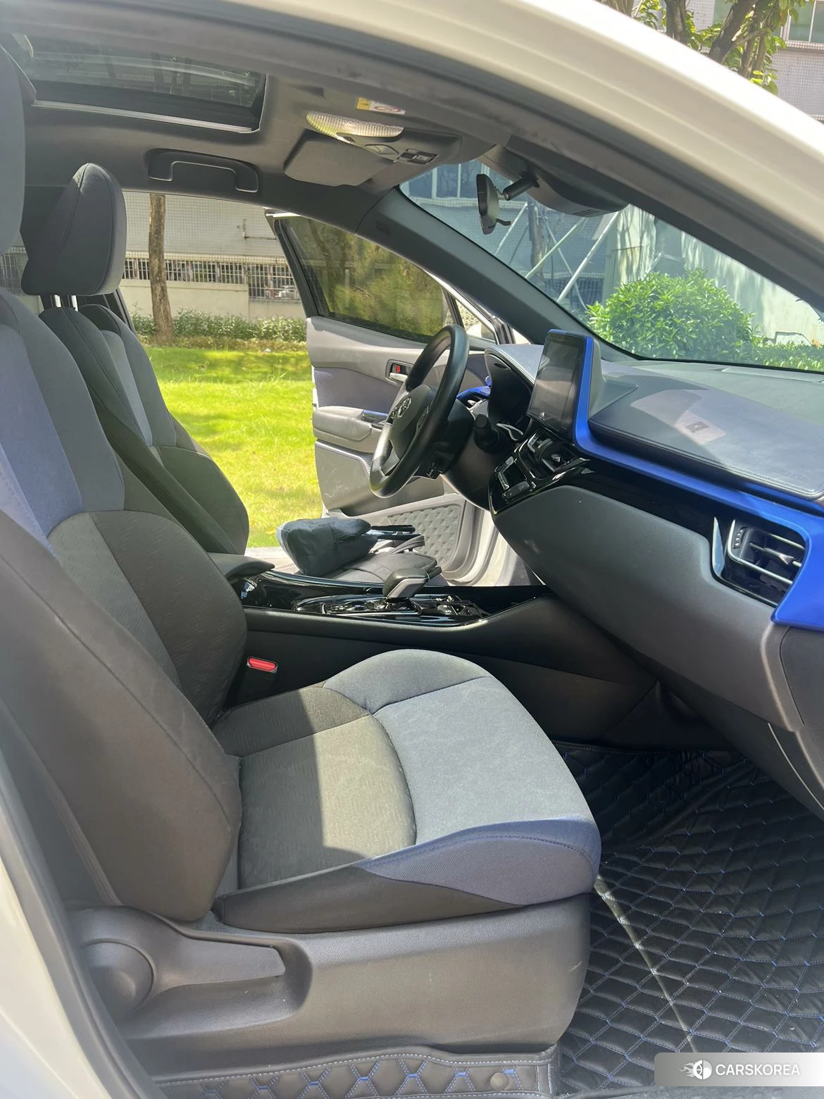 Toyota C-HR EV 2020 Белый из Китая