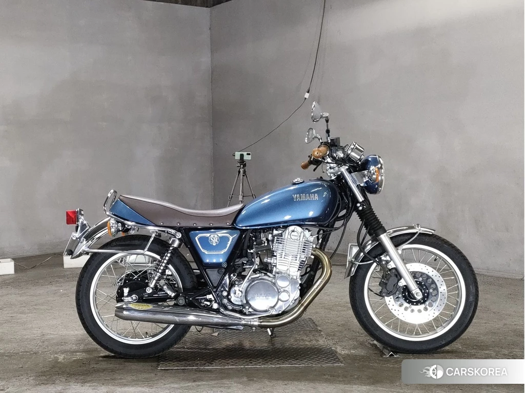 Проданный Yamaha SR 400 2020 из Японии